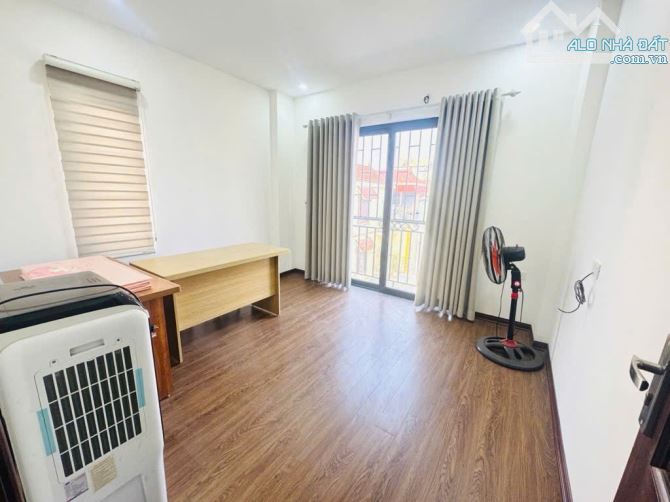 Bán nhà đẹp tại Kim Chung gần Hinode Royal Park ô tô đỗ cửa lô góc kinh doanh nhỉnh 6 tỷ - 8
