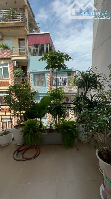 Bán nhà mặt phố Nguyễn Tư Giản - 70m² x 5 tầng + tum - nhà full nội thất - sổ đỏ chính chủ - 9