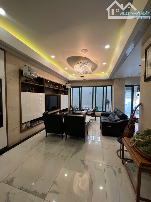 VILLA Nguyễn Văn Thương,P.25, Bình Thạnh .-DT: 9x14m. 3 tầng. tặng hết nội thất cao cấp. - 9