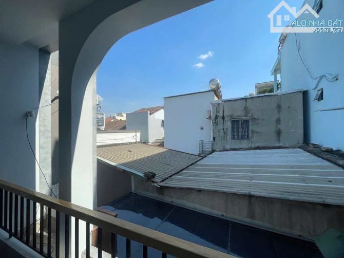 4.75Tỷ - NHÀ 2 TẦNG LUNG LINH - 4x14 56m2 - NGAY LÊ VĂN VIỆT - TRƯỜNG ĐH TÀI CHÍNH - 9