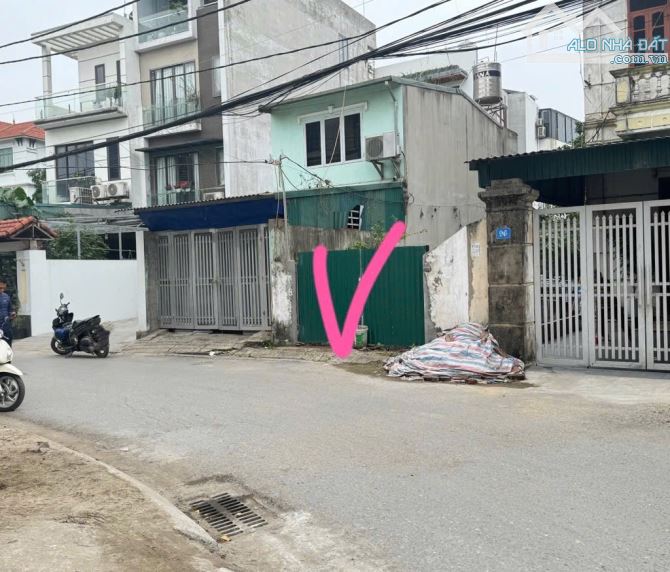Bán đất Thạch Bàn vỉa hè 2 oto tránh. Đầu tư , tăng giá