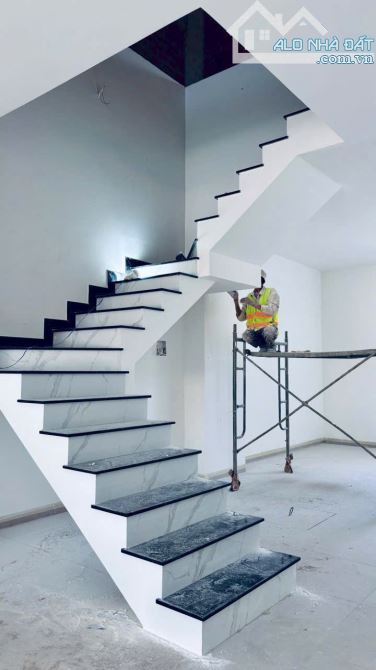 👉 Chỉ Từ 2.5 Tỷ  Sở Hữu Nhà Phố Đẳng Cấp Tại Vị Trí Trung Tâm Khánh Hòa 2