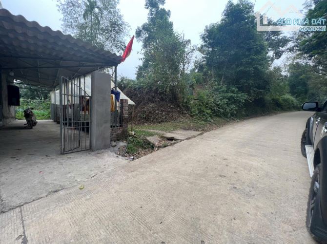 Chỉ 1,6 tỷ, gần 3400m Tân Lạc, sẵn nhà sàn to, đường bê tông ô tô vào, view toàn bộ cánh đ