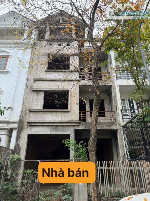 CẦN BÁN NHÀ BIỆT THỰ LIỀN KỀ THẠCH BÀN LONG BIÊN HÀ NỘI.