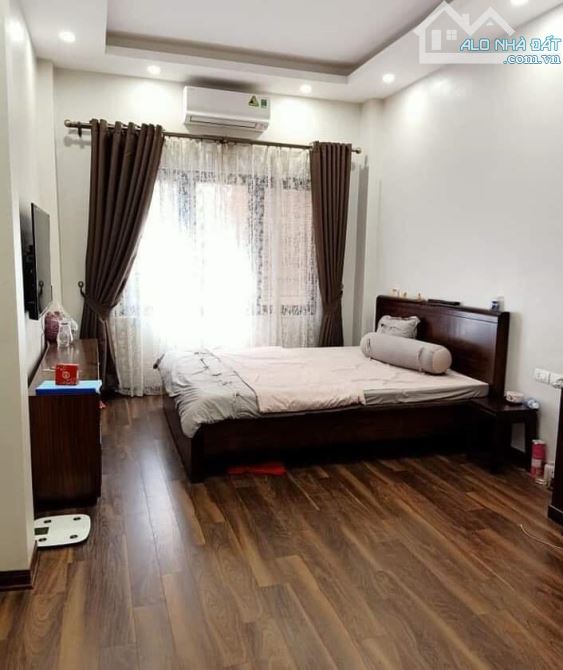CC bán nhà Tây Mỗ Nam Từ Liêm ô tô con đỗ cửa 3PNKK, 4WC, 5 tầng  giá nhỉnh 5 đồng.
