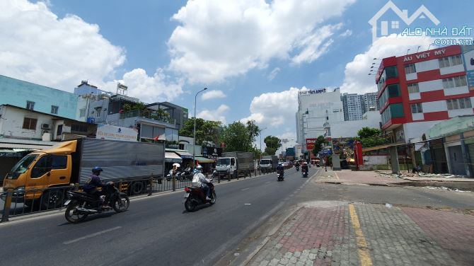 Ngay cầu Nguyễn Tri Phương, nhà 6 tầng ngang 4,5m chỉ 13 tỷ nhỉnh