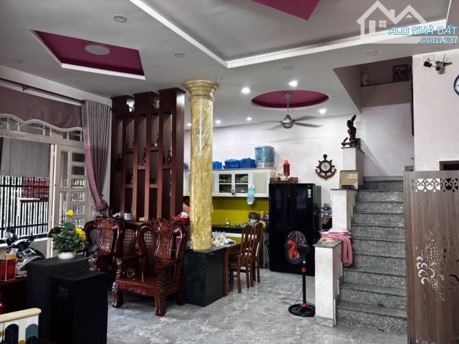 🏡 Tổ Ấm Hạnh Phúc!Mặt tiền đường Tân Sơn Nhì, 76.3m², 4 tầng, giá 11 tỷ!Nở hậu 6.8m!