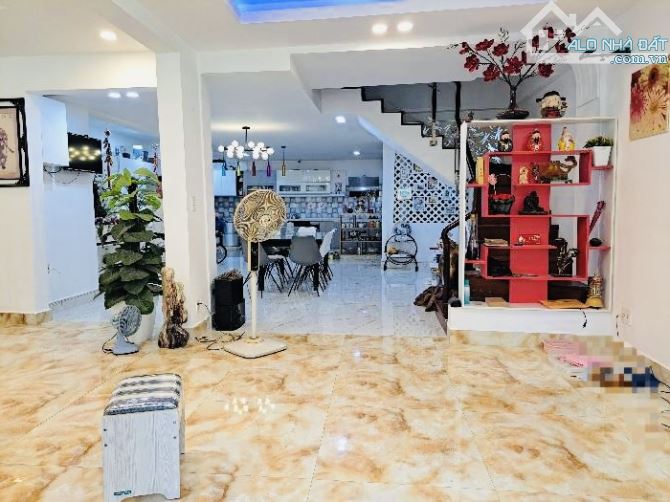 Biệt Thự 8m*18m 3 Tầng Sân Thượng Gần Lotte Quận 7