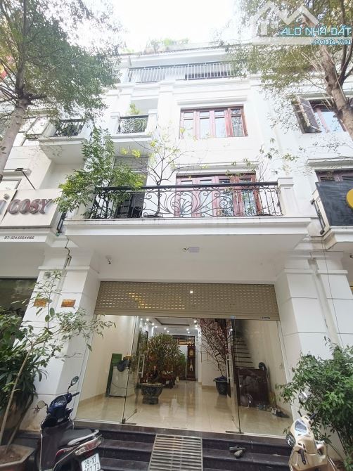 Cho thuê nhà liền kề Nguyễn Tuân, Thanh Xuân 90 mét, 5 tầng thông sàn