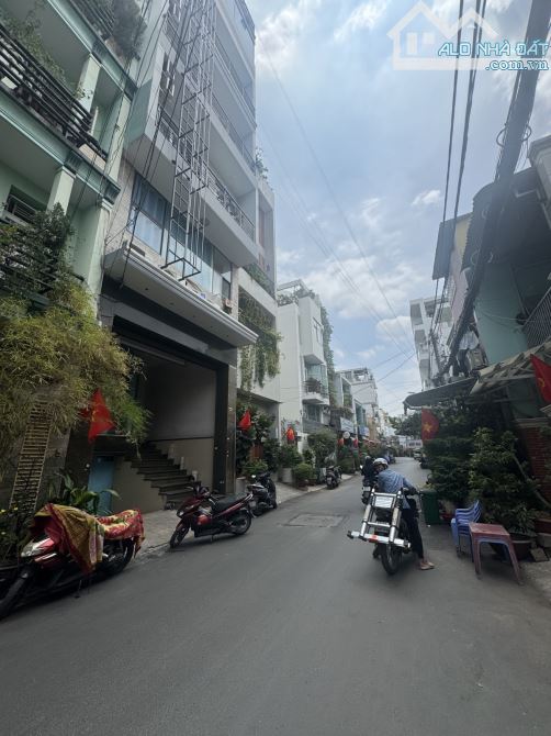 Bán Gấp CHDV 7 Tầng, Hầm, HXH 8m Đường Bùi Hữu Nghĩa, Bình Thạnh, Giá 19.7 Tỷ