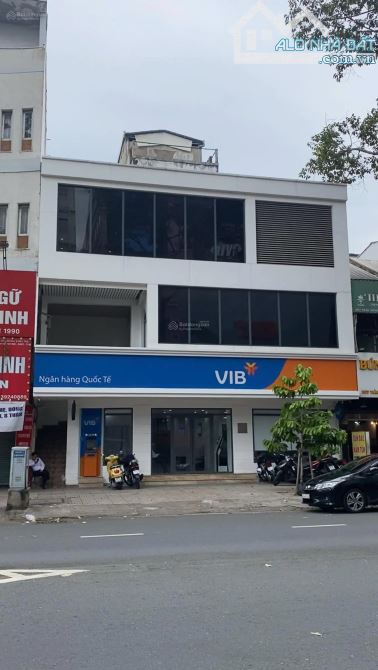 GẤP!! BÁN NHÀ MT TRẦN HƯNG ĐẠO P.5 Q.5 - 12X21M. CN 257M2 - 3 TẦNG - HĐT 320TR/TH - 82 TỶ
