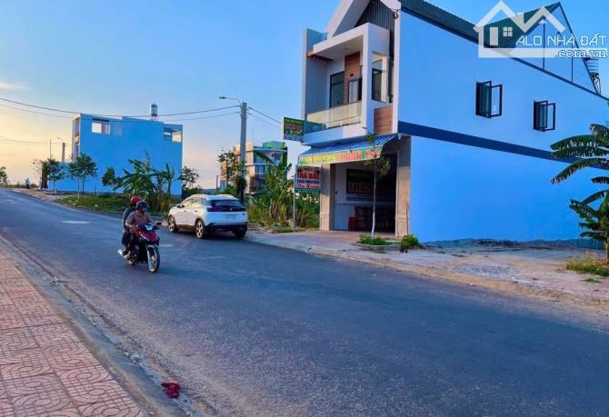 đất rẻ nhất mặt tiền đường Thạch Lam khu đấu giá Võ Thị Sáu