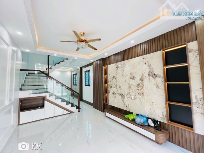 Nhà mặt ngõ thông 3 tầng xây mới Đằng Hải ngõ thông ra Công Viên