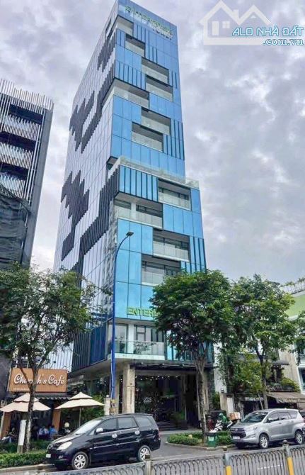 Tòa Building Bến Vân Đồn Quận 3, DT 12x50m 2 hầm 16 Tầng Giá 750 Tỷ