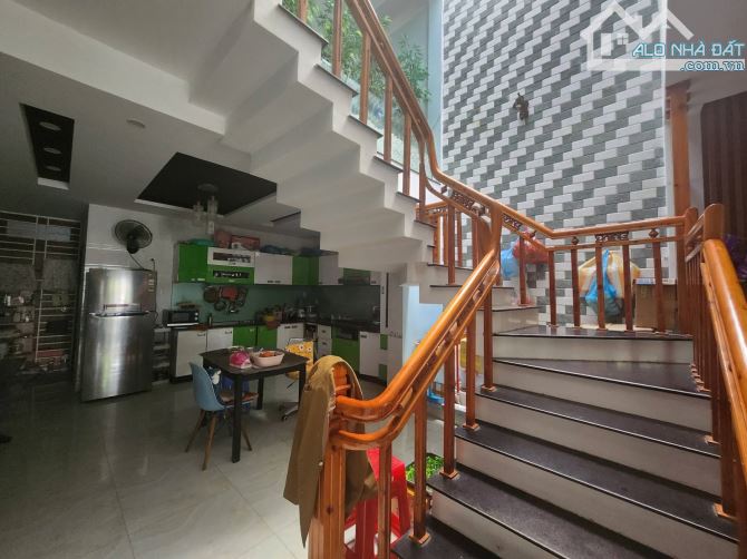 🏆 CƠ HỘI “CÓ 1 – KHÔNG 2” TRÊN ĐẤT VÀNG NGUYỄN VĂN THOẠI – BÁN ĐẤT TẶNG NHÀ 2 TẦNG 396 m²