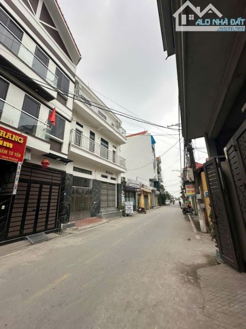 B.Á.N NHÀ MẶT PHỐ ĐAN PHƯỢNG , Ô TÔ TRÁNH , GIÁ MỀM LẠI KINH DOANH ĐỈNH 106M2, 11 TỶ 9