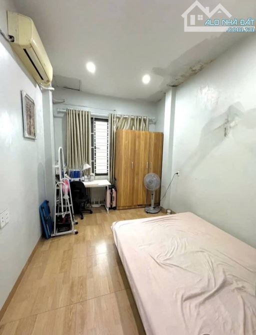 Bán nhà mặt đường kinh doanh 4 tầng giá 6,5 tỷ.