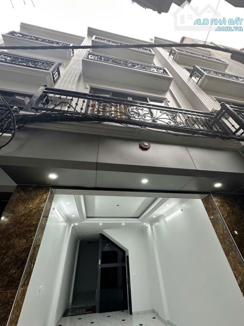 Bán nhà đẹp Quan Hoa, 40m2 x 5T, 2 thoáng – full nội thất – gần ô tô – chỉ 9.1 tỷ