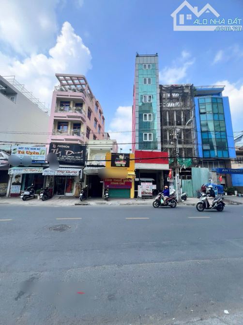 Mặt Tiền Nguyễn Xí P26 – Mặt Tiền Đẹp Gần Vincom, Đường 30m, Được Xây Hầm 7 Tầng