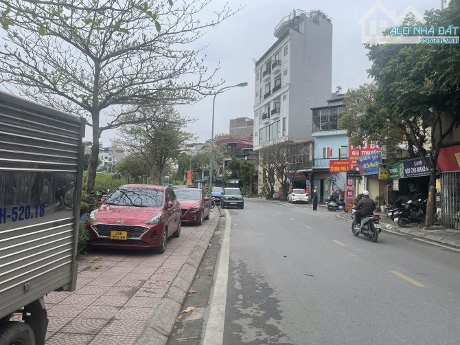SIÊU PHẨM LÔ GÓC THẠCH BÀN 60M-5MT-5TẦNG.13TỶ KINH DOANH ĐỈNH Ô TÔ VÀO NHÀ