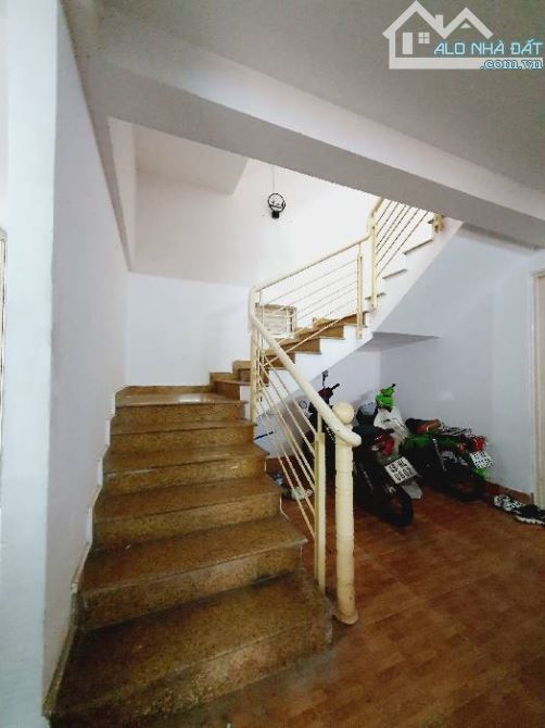 Bán nhà Hoàng Diệu 2, Linh Trung , Thủ Đức, 231m2×3 Tầng, HXH, Giá 15 Tỷ TL