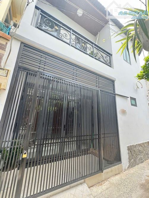 GẤP BÁN NHÀ QUẬN 9, NHÀ 2TẦNG LÔ GÓC 2MẶT TIỀN DT46M NGAY CHỢ ĐÊM MAN THIỆN NHỈNH 4TỶ TL