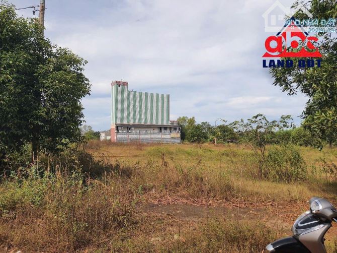 Bán lô đất 2 mặt tiền tại TĐC Vĩnh An _252m2_SHR_thổ cư_cách Hồ Trị An 100m.