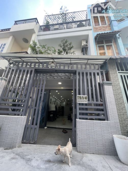 BÁN NHÀ 3 TẦNG KIÊN CỐ GẦN PHÚ MỸ HƯNG SỔ HỒNG RIÊNG
