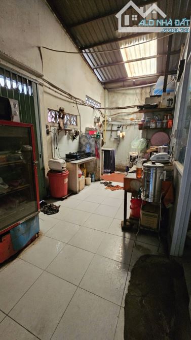 Bán nhà Mặt tiền Lạc Long Quân - gần Âu Cơ, DT: 5x15m, Cấp 4, 1 đời chủ, giảm 9 tỷ.
