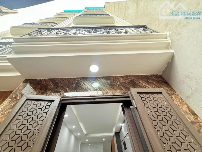 💥 Ngõ 279 Đội Cấn là ngõ rộng ô tô tránh vỉa hè vip - nhà có thang máy. Xem ngay