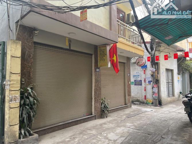 Vị Trí Trần Cung Cổ Nhuế Ngõ Thoáng Thuận Tiện Giao Thông DT 39,6/42m giá 10,8 tỷ