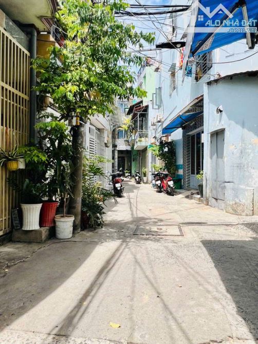 Bán nhà cũ Ni Sư Huỳnh Liên, Quận Tân Binh. 1 trệt 1 lầu 70m2 và giá 6,2 tỷ. Vị trí đẹp