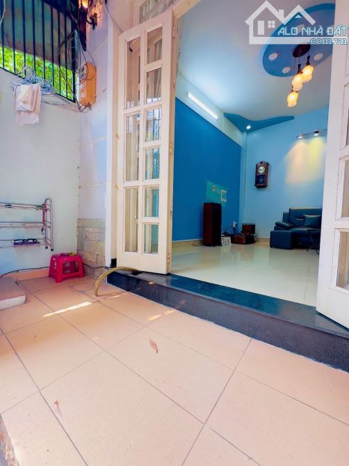 Nhà mới ở ngay, Lưu Hữu Phước 48m2, 3 tầng xây kiên cố BTCT, ngang cực rộng 8m, SHR