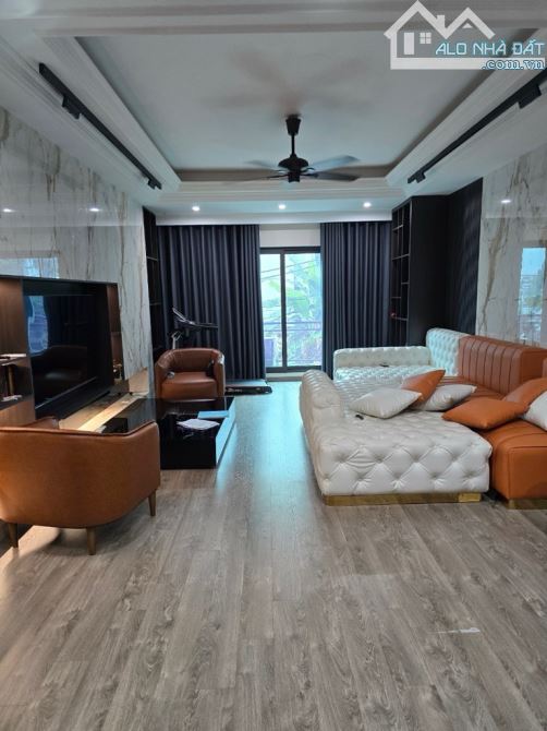 Bán nhà Huy Du, 60m2, 5 tầng, thang máy,ngõ thông, vỉa hè, ôtô tránh, an ninh tốt, H 19tỷ