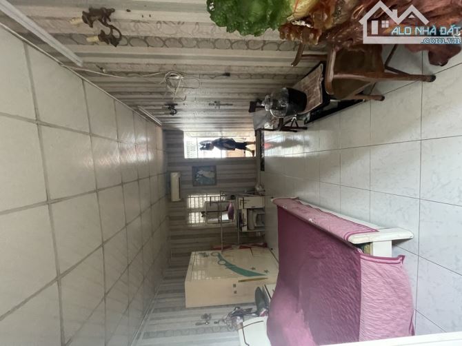 Bán nhà HẺM 1 sẹc Võ Văn Kiệt , Phường 13 Quận 5,64m2 (4X 16 )8 tỷ - 10