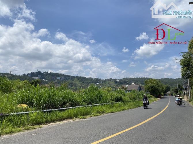 VỊ TRÍ NGHỈ DƯỠNG LÝ TƯỞNG lô đất mặt tiền Triệu Việt Vương P3 Đà Lạt view cáp treo . - 1