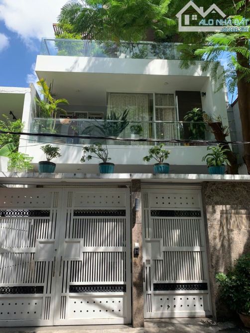 Biệt Thự hiếm hoi còn sót lại tại hẻm VIP Lê Văn Sỹ, DT 8 x 20m2. Hầm +3T - 1