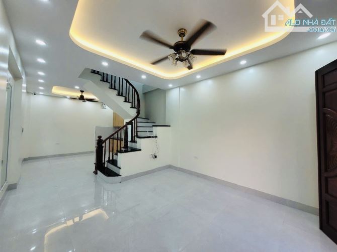 Liên Mạc- Bắc Từ Liêm- 5 Tầng Dân Mới Xây Đẹp ,Chắc Chắn DT 50m .5 Ngủ .Giá 5,8 Tỷ - 1