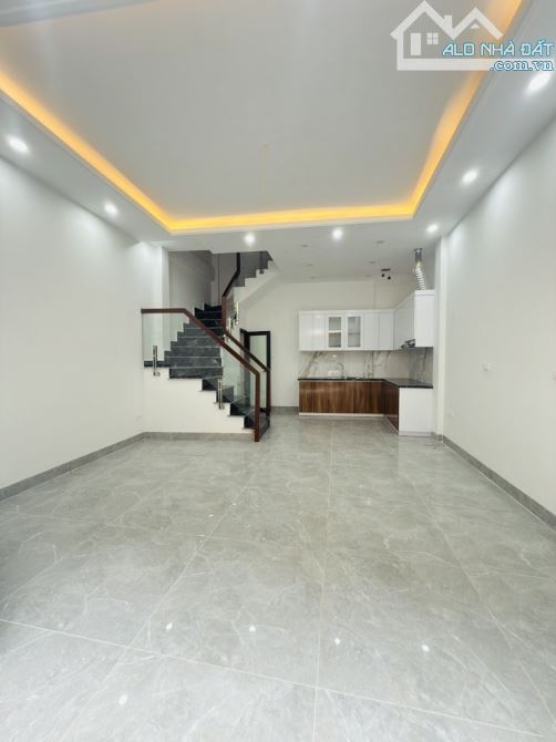 Hồ Tùng Mậu 5 Tầng Mới -Vị Trí Đẹp DT 40 .Mặt Tiền Rộng 5m Dân Xây .Giá 7,85 Tỷ - 1
