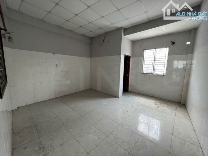 Cho thuê Showroom MT NGANG 15m đường QL 1A Gần Trung tâm Cần Thơ - 1