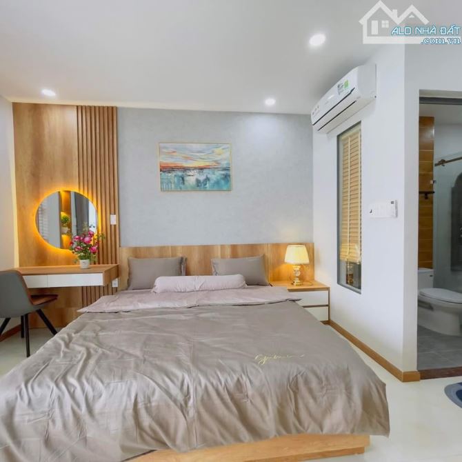 Cuộc Sống Như Ý! Hẻm rộng đường Nguyễn Đình Chính, 77.9m², 4 tầng, giá 10.95 tỷ! Nở hậu - 1