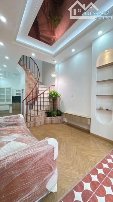 NHÀ SIÊU ĐẸP KHÁNH HỘI P.4 Q.4 THIẾT KẾ RIÊNG 4 TẦNG BÊ TÔNG CHỈ NHỈNH 6T - 1