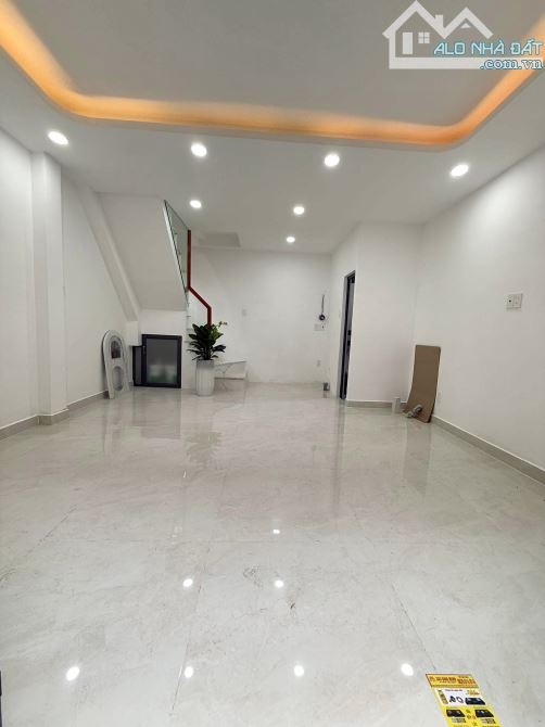 NHÀ ĐẸP 3 TẦNG - HƯNG PHÚ P9 - QUẬN 8 CÁCH MT ĐƯỜNG VÀI BƯỚC CHÂN - 4 TỶ 680 - 1