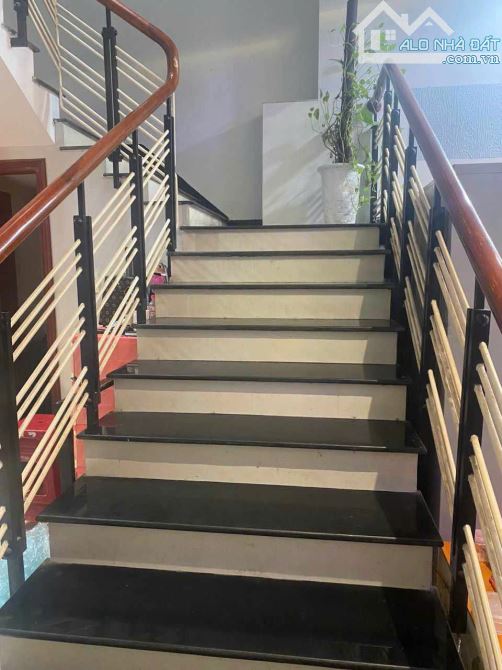 Nhà 3 tầng kiên cố Cách nhà mt trường chinh - Thanh khê  - Dt 110m nở hậu giá nhỉnh 3 tỷ - 1
