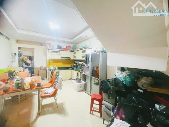 NHÀ ĐẸP - SÁT Q1 - GẦN CHỢ BÀ CHIỂU - 4 TẦNG ĐÚC - 68M2 - CHỈ 7,1 T.Ỷ - 1