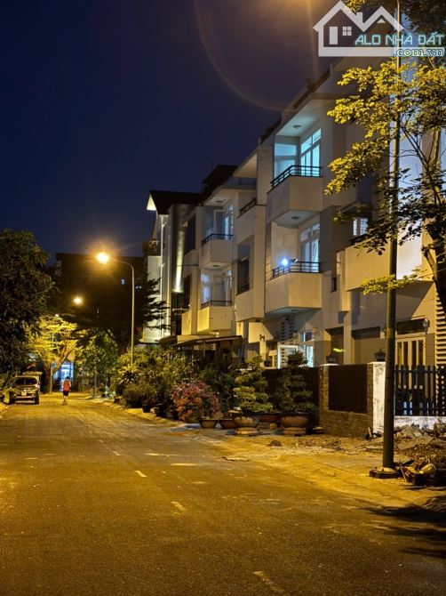 Biệt thự liền kề giá tốt nhất toàn khu dân cư Gia Hoà - 1