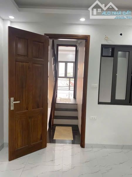 Căn nhà mặt đường thông, rộng 6m,gần Trịnh Văn Bô ô tô vào, xây đơn lập mỗi tầng 2 phòng - 1