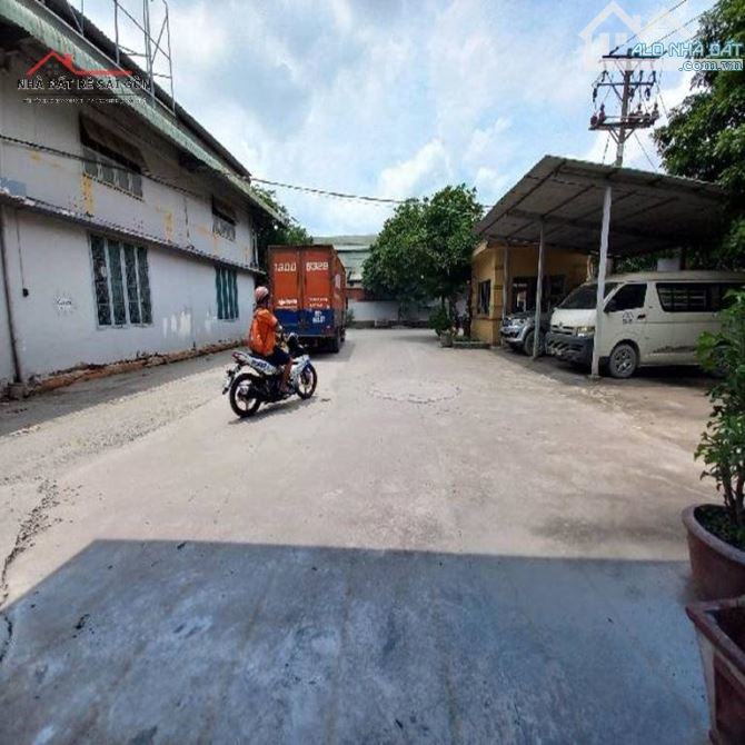 BÁN GẤP 16,390M2 QL1A - NHÀ ĐẤT+ VĂN PHÒNG + KHO XƯỞNG - XE CONTAINER TRÁNH NHAU - 390 TỶ - 1