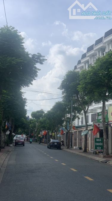 Bán nhà 2 Mặt Tiền Nguyễn Thị Xinh, DT 5x23m, 2 lầu kiên cố,  giá chỉ 9.9 tỷ - 1