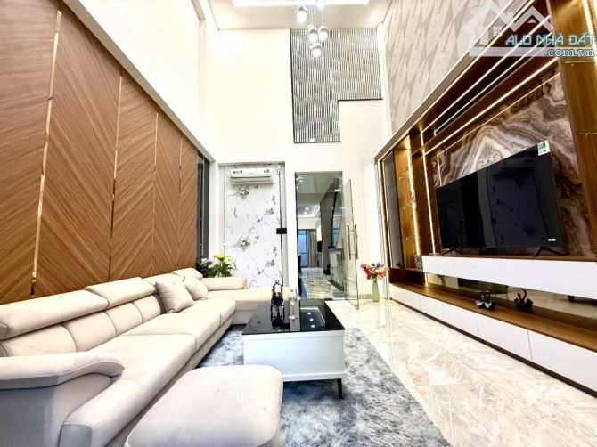 70m2 full thổ cư mặt tiền, 6 tầng, gần công viên Làng Hoa Gò Vấp, giá chỉ 16.8 tỷ - 1